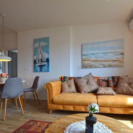 Sarah Apartment โรวีน ภายนอก รูปภาพ