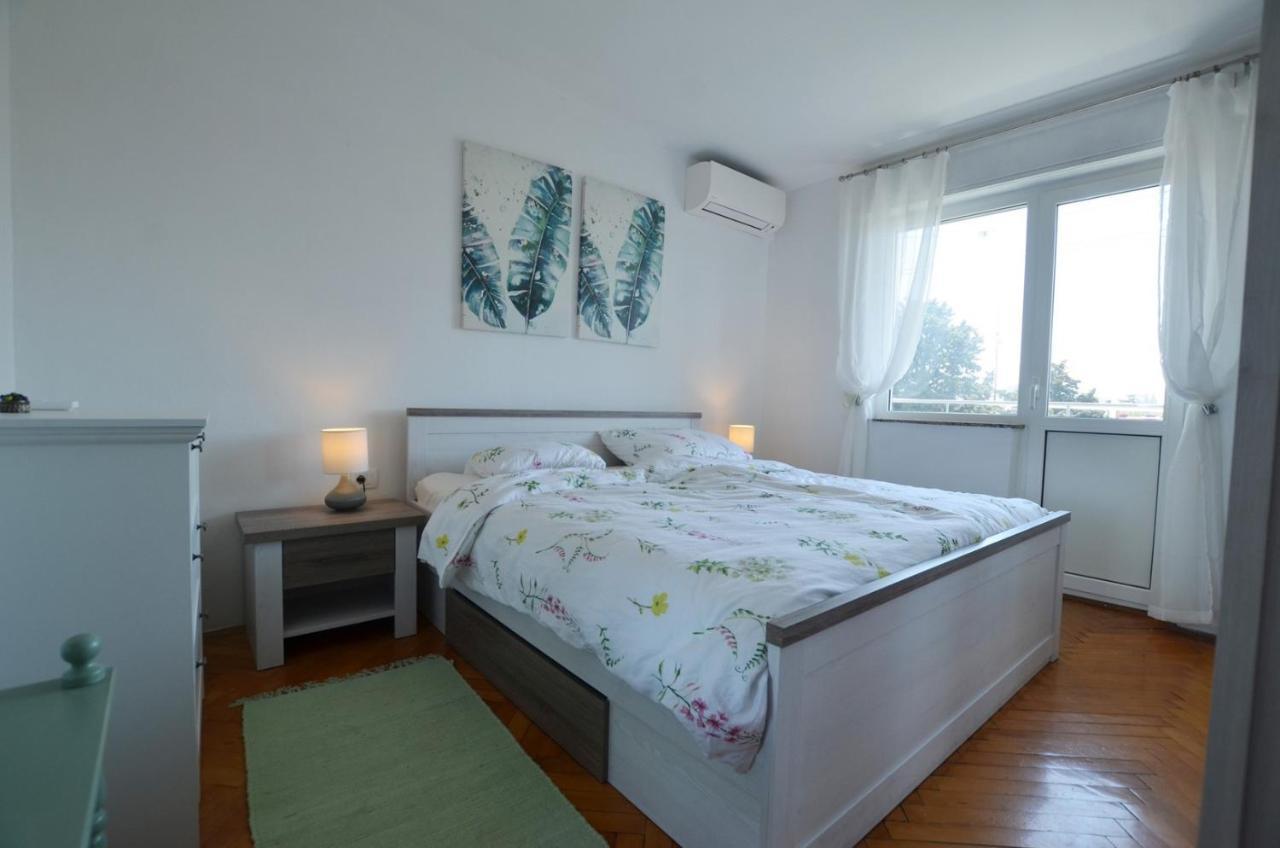 Sarah Apartment โรวีน ภายนอก รูปภาพ